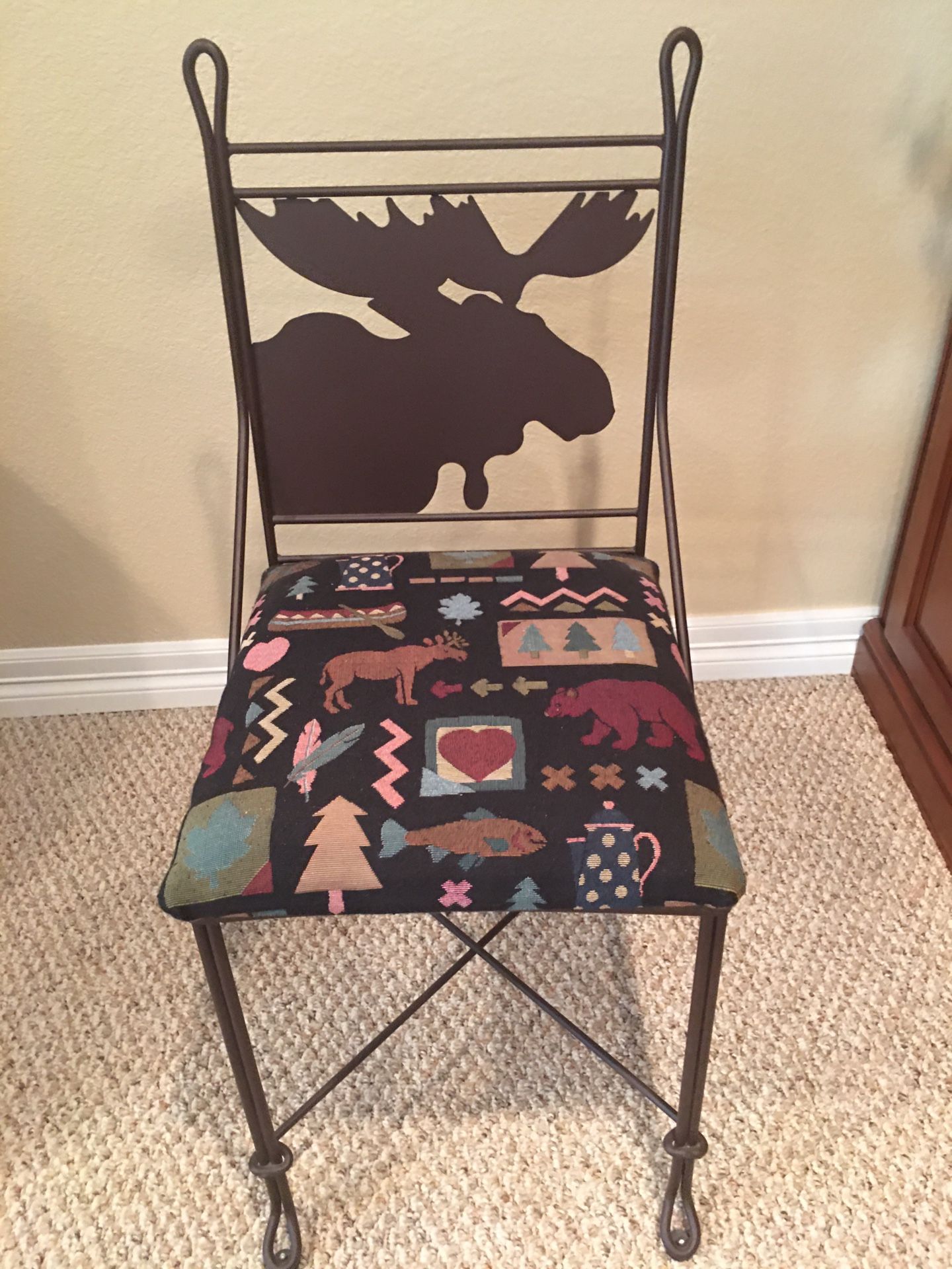 Northwoods Metal and Fabric Chair with Matching Toss Pillows and Fabric Table Cloths