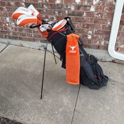 Set Of Golf Clubs w/ Texas Longhorn Covers & Towel