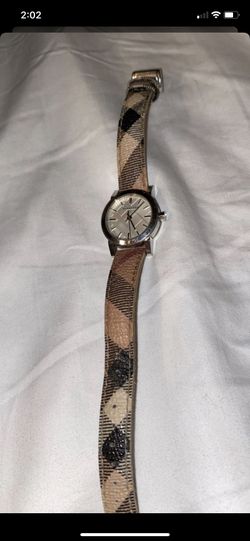 Burberry watch with box 😍❤️😍