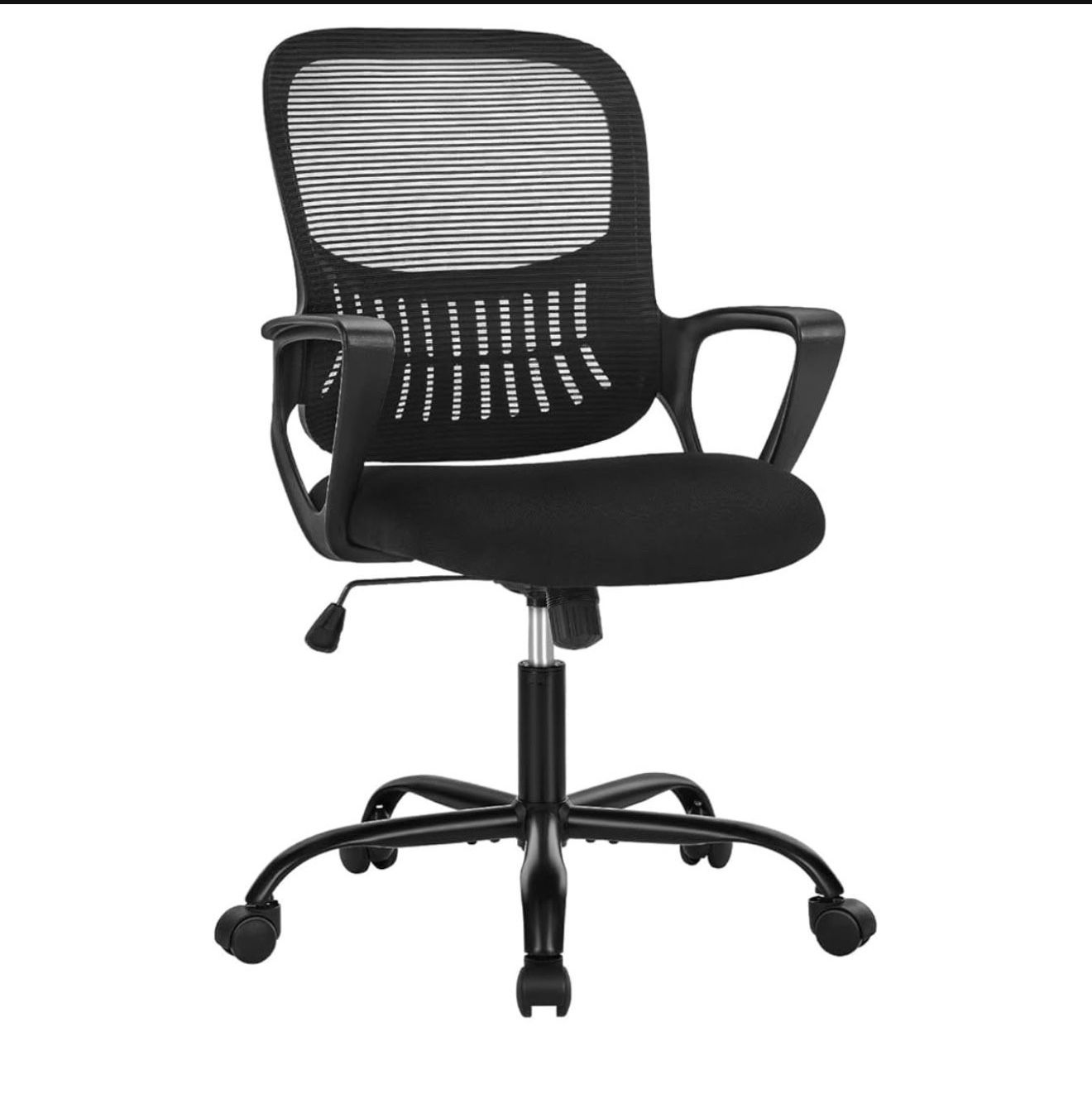 Smug Ergonomic Office Computer Desk Chair with adjustable feature- Like new!