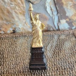 Avon Statue of Liberty Brisk Spice Centennial Decanter After Shave