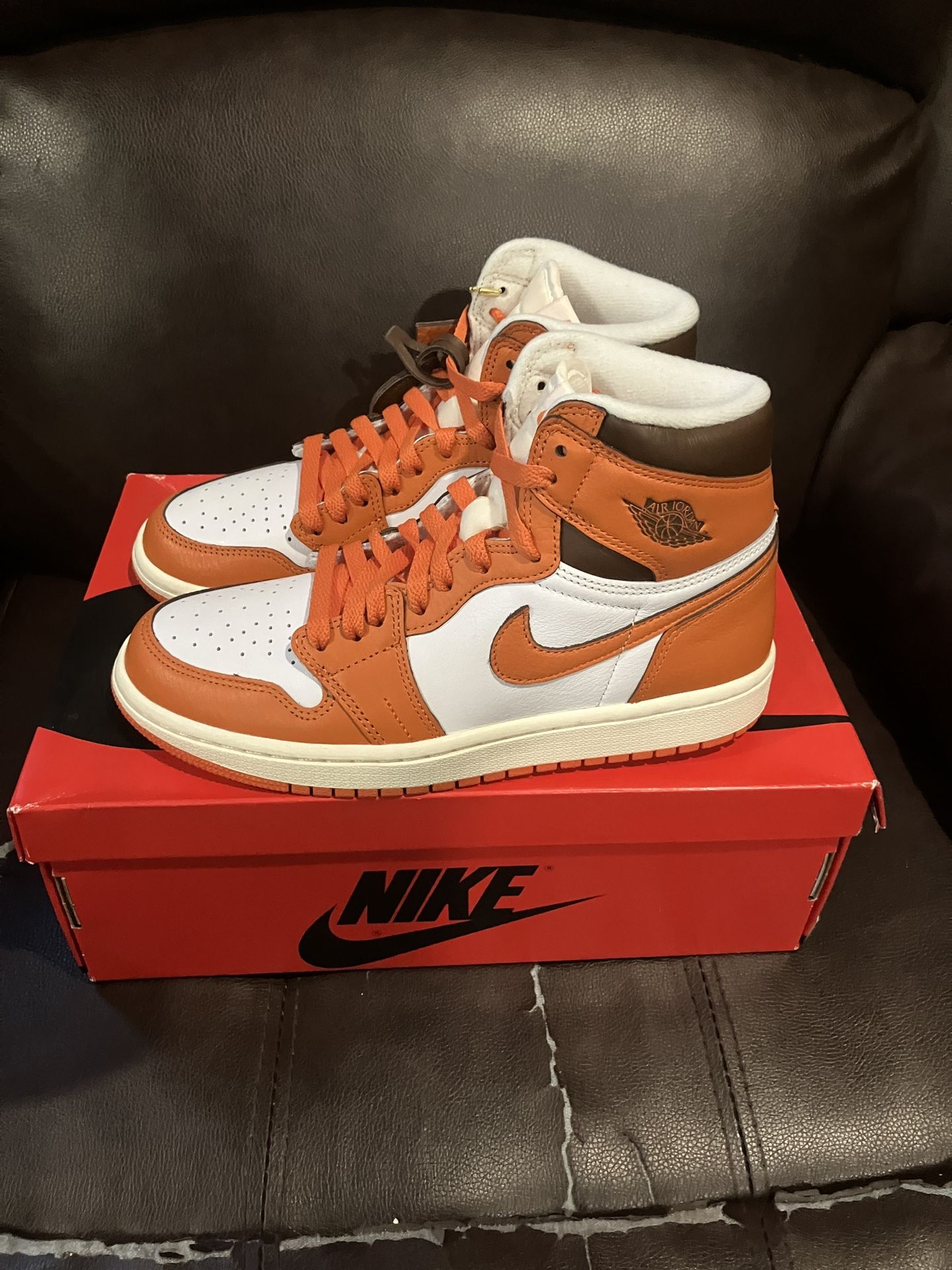 Nike Air Jordan 1 Retro High OG Starfish Size 7.5W 6Y