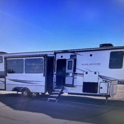 2023 AVALANCHE 390Ds