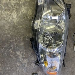 Toyota Corola 2011-2013 Headlight