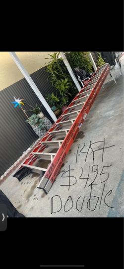 Excellent condition heavy duty side, different sizes fiberglass ladders 🪜