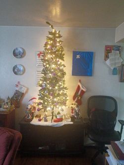 6 Ft Artificial Christmas Tree 