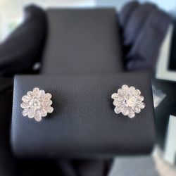 Vintage Art Deco Italy 18k white gold 0.35CTW natural diamond flower design stud earrings