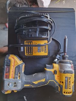 De Walt impact drill