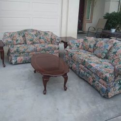 Vintage Sofa Set