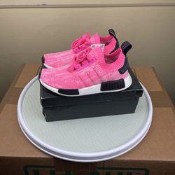 Brand New Womens adidas NMD R1 Solar Pink size 6