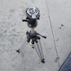 3055 Bogen Tripod