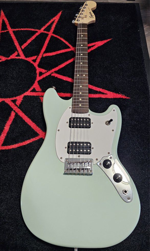 SQUIRE MUSTANG ELECTRIC GUITAR