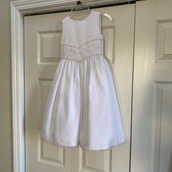 First Communion / Flower Girl Dress Size 6 and Tiara Veil
