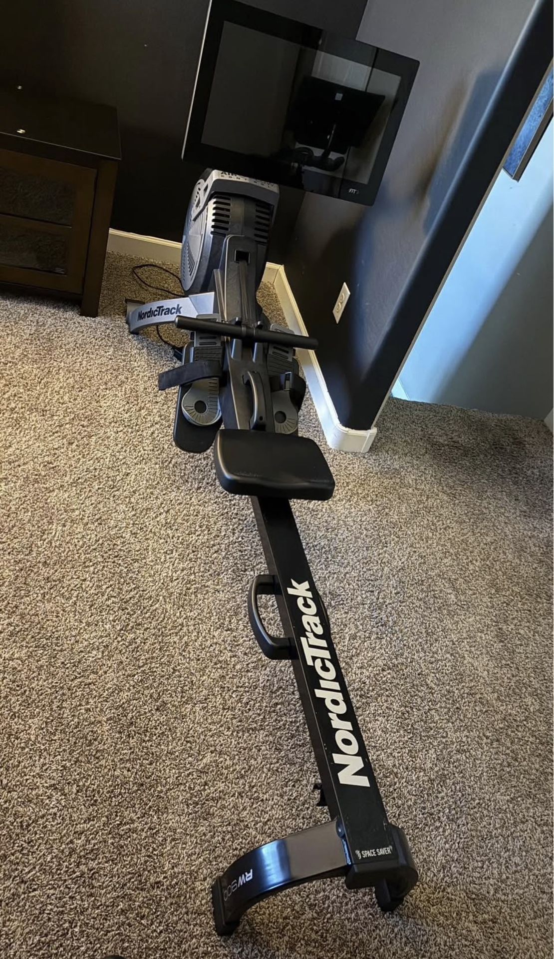 NordicTrack RW900 Rower (22” HD Screen) - Excellent Condition