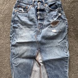 Levi’s Denim Skirt 