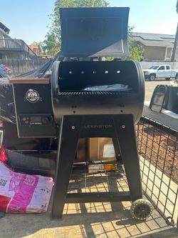 Pitt boss Lexington smoker