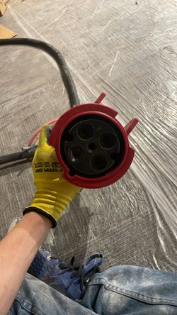Hubbell 4100c7w with wire