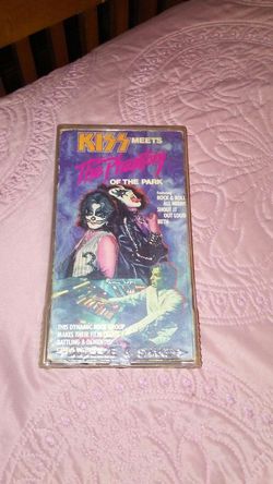 1978 Kiss meets the phantom of the park