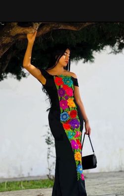 Vestidos Bordados Mexicanos ✨ Mexican Dresses & Blouses, Women & Girls ✨ ✨ Prices Vary - Precios Variados