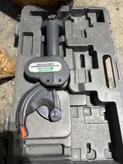 ⚡ Greenlee Gator ES750 Battery Powered Cable Cutter | Complete Kit | Battery, Charger & Case