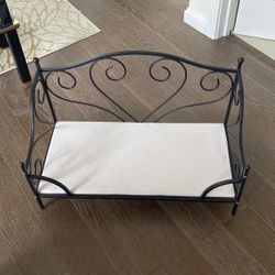 Luxxe Iron Dog Bed