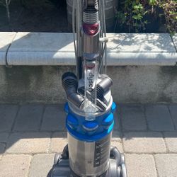 Dyson Vacuum 