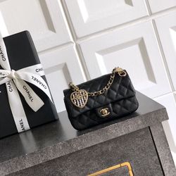 Fashionable classic cross-body women's bag
