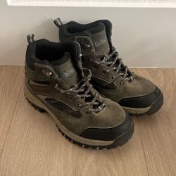 Kids Hiking Boots Size 2Y