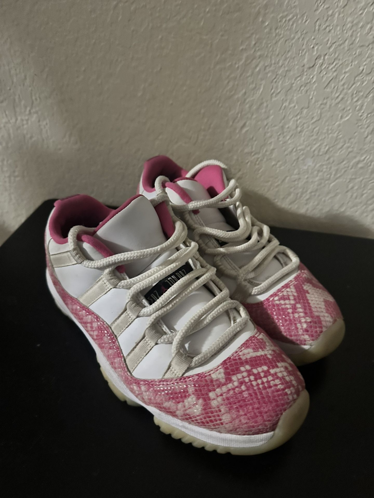 8.5W Pink Snakeskin Jordan 11