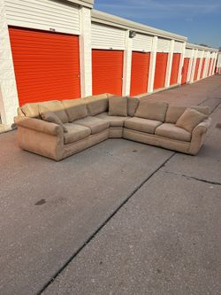 🌺FREE DELIVERY🌺 BROWN 3 Pc SECTIONAL