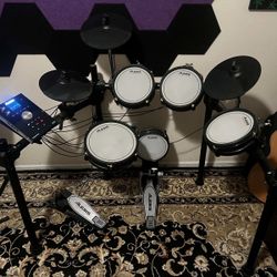 Alesis Command Mesh Kit Electronic Drum Set