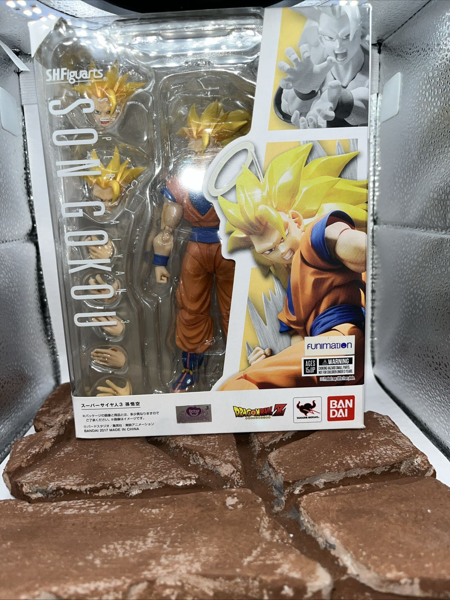 Custom SH Figuarts Super Saiyan 3 Goku (Light Shading) + Diorama