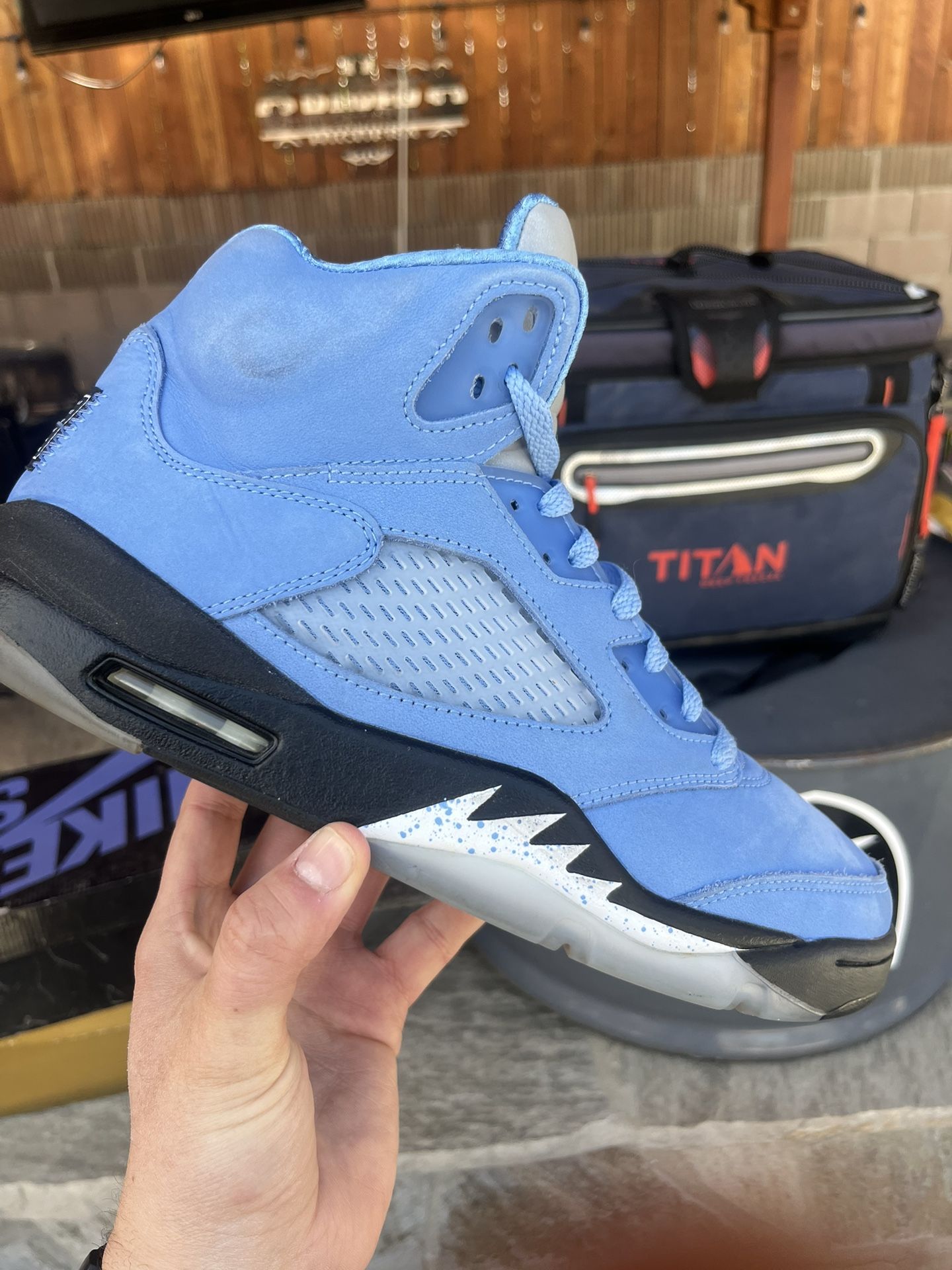 Air Jordan 5 “UNC”