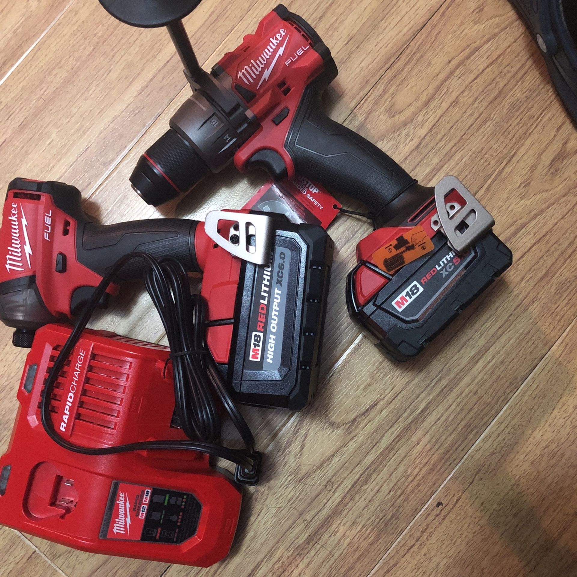 New Milwaukee Drill Set 