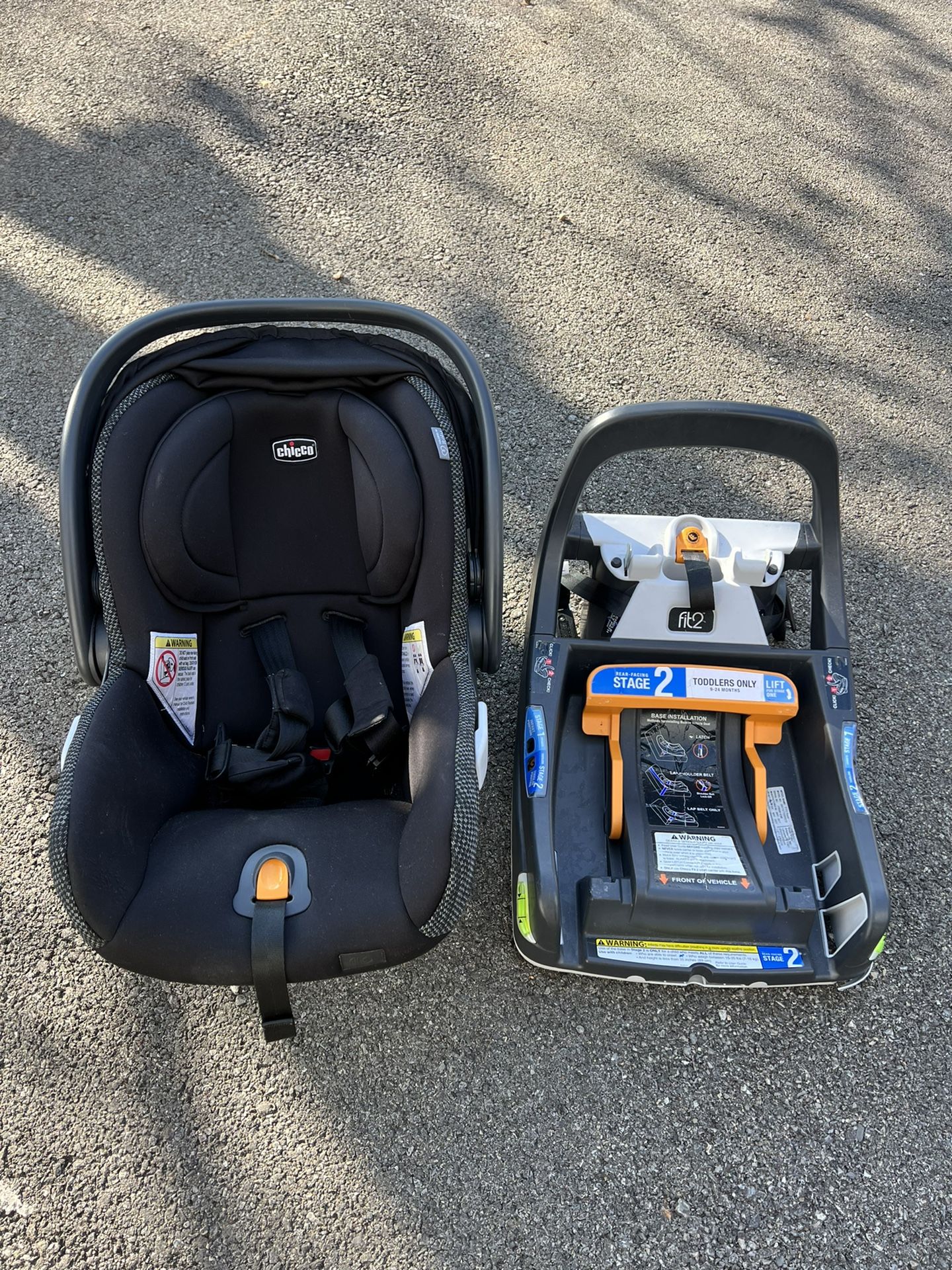 Chico Fit2 Infant Seat And bases