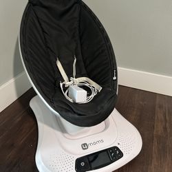Mamaroo  Baby Swing 