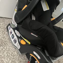 Chicco Keyfit 30 Infant Car Seat With Car Base