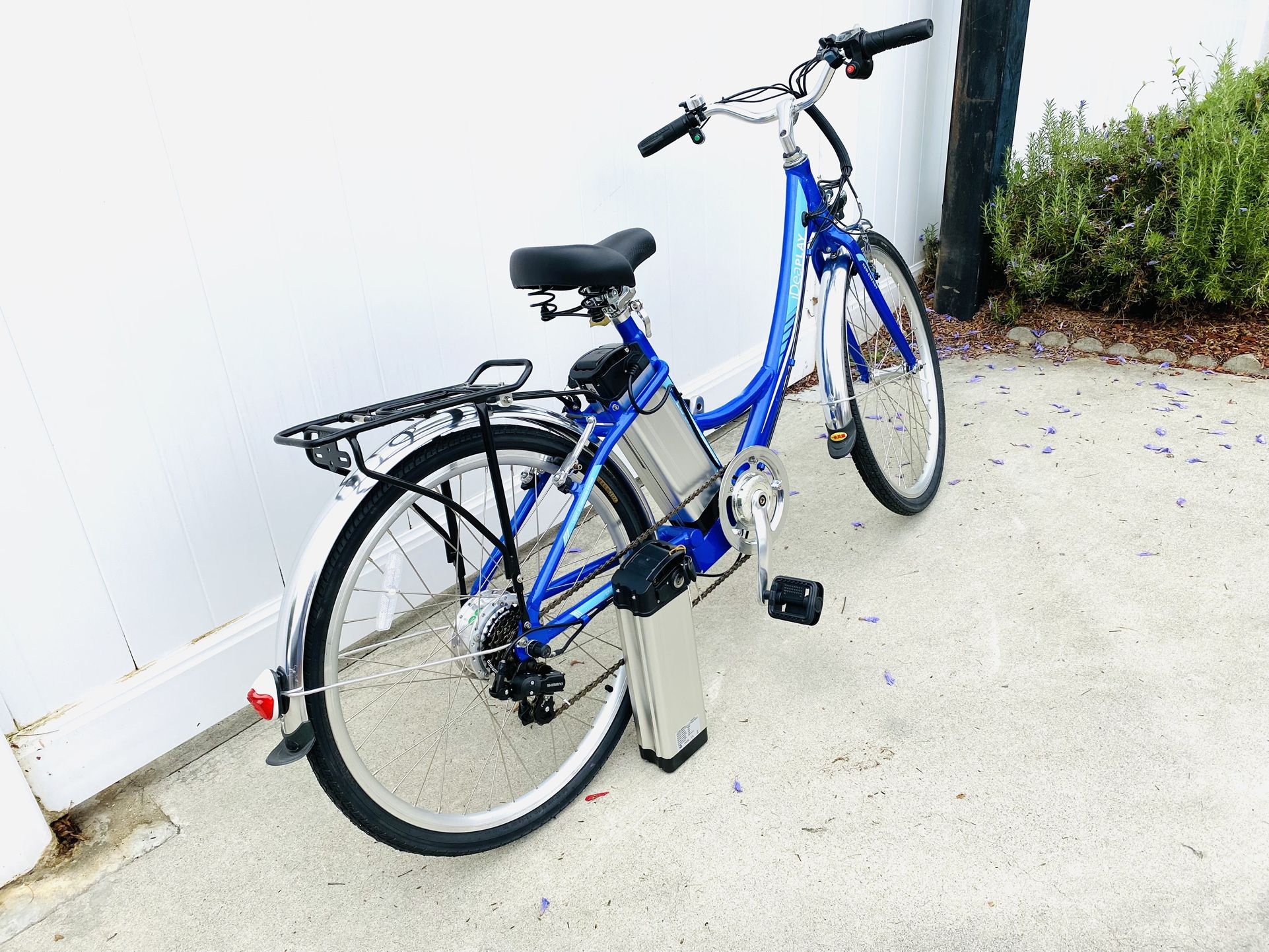 E Bike beach cruiser