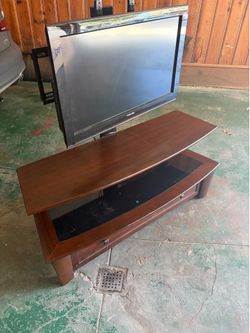 Tv stand W/ TV