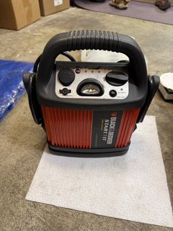 Black & Decker START IT 300A Portable Jump Starter 12V with Light