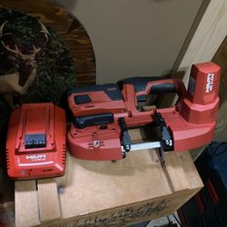 Hilti Saw With Battery And Charger