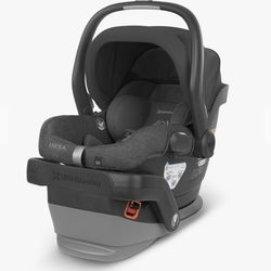 Uppababy Mesa Car seat V2 with baby insert 2023 - Jordan (charcoal)