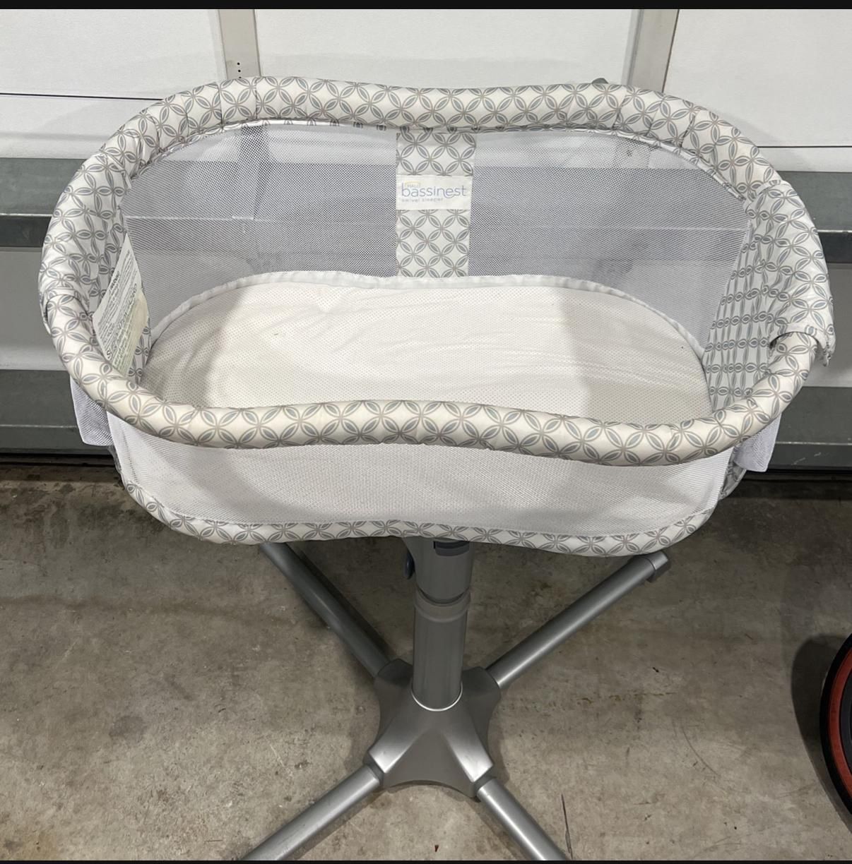 Baby Bassinet HALO Bassinet Essentia Nautical Net Swivel - Main Image