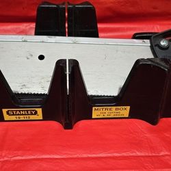 STANLEY MITER BOX & SAW.       $15