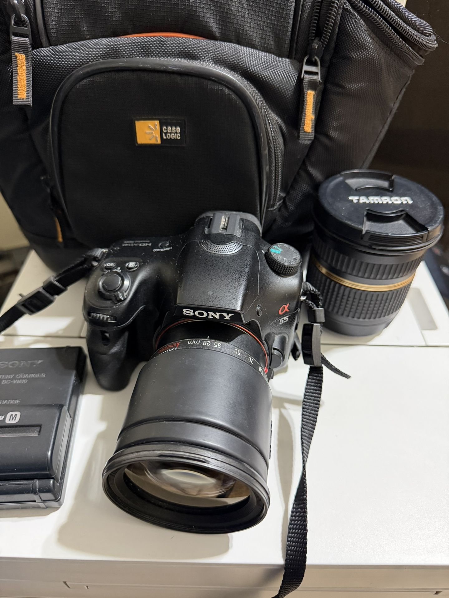 Sony SLT-A65V - Two Batteries - Two Lenses - Carrying Case
