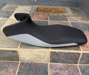 OEM BMW G650 GS  Motorcycle Seat Black Gray 52 53 7 723 456 Seat cover Front 11-15