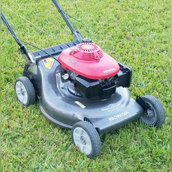 honda self propelled gas lawn mower $220 firm