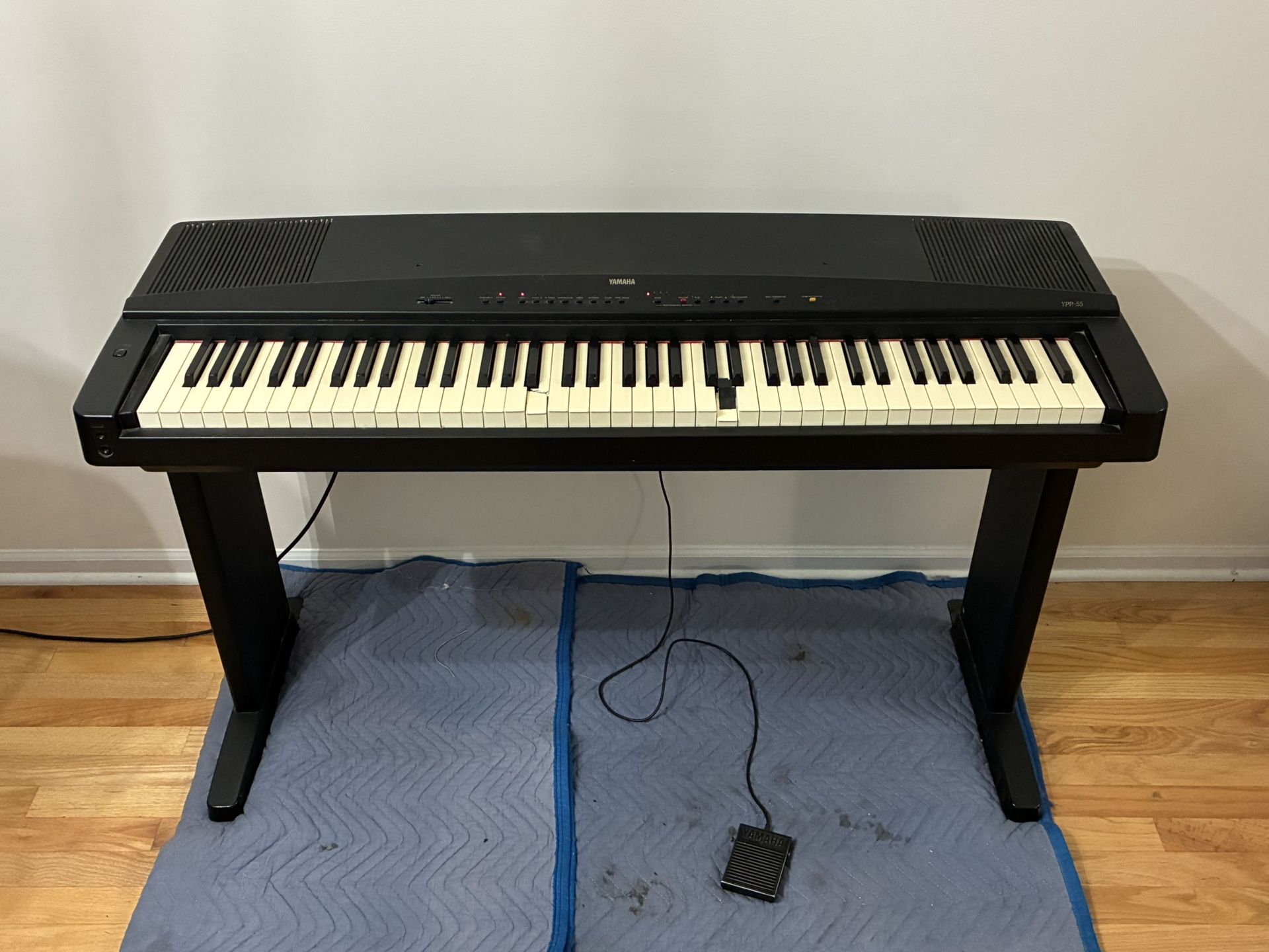 Yamaha YPP-55 Electric E-Piano Keyboard Piano with Stand & Pedal