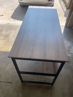 COMPUTER TABLE