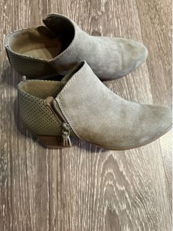 Girls boots